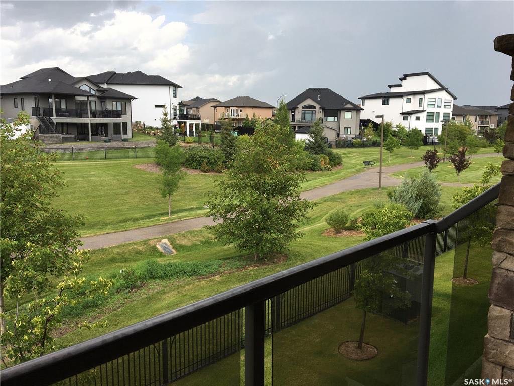 Willowgrove小区1502尺 地下室步出式，背靠公园，高档装修。安静，步行近小学超市。开价$409000。有意请联系地产经纪Gary Gai3063413677 微信gary3677 - 6