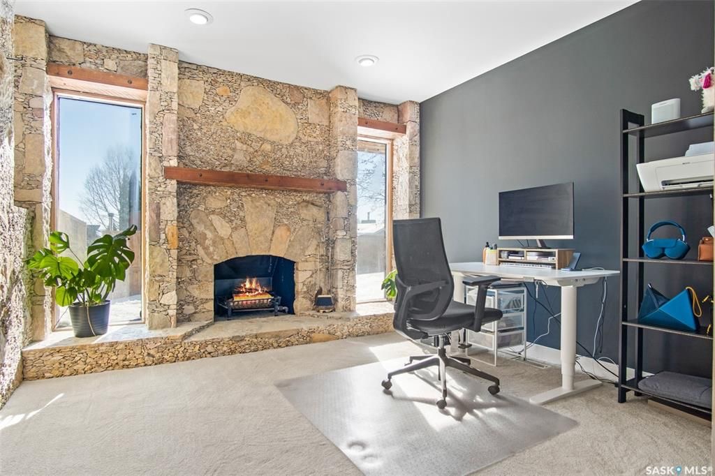 Wildwood小区绝佳cul-de-sac安静私密地段独立屋出售！步行可至两所小学，超市购物。1674尺2层结构4房4卫，好格局，保养好，升级有实木地板，厨房橱柜，大理石台面，不锈钢家电，全新刷漆。单车库双车位，可从房子直接进入。扇形大院子，私密好彩光。挂牌价格 $489000 - 8