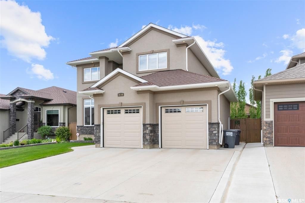 Rosewood小区核心安静路段，步行至小学公园，近2600尺5房5卫豪华装修独立屋出售。一楼入户挑高顶，超大独立办公室，实木地板，10尺层高，超大客厅天然气壁炉，开放式厨房，枫木橱柜到顶，大理石台面，天然气明火炉头。 二楼4房3卫。主卧带干湿分离洗手间地热，双洗手台，步入式衣柜 - 5