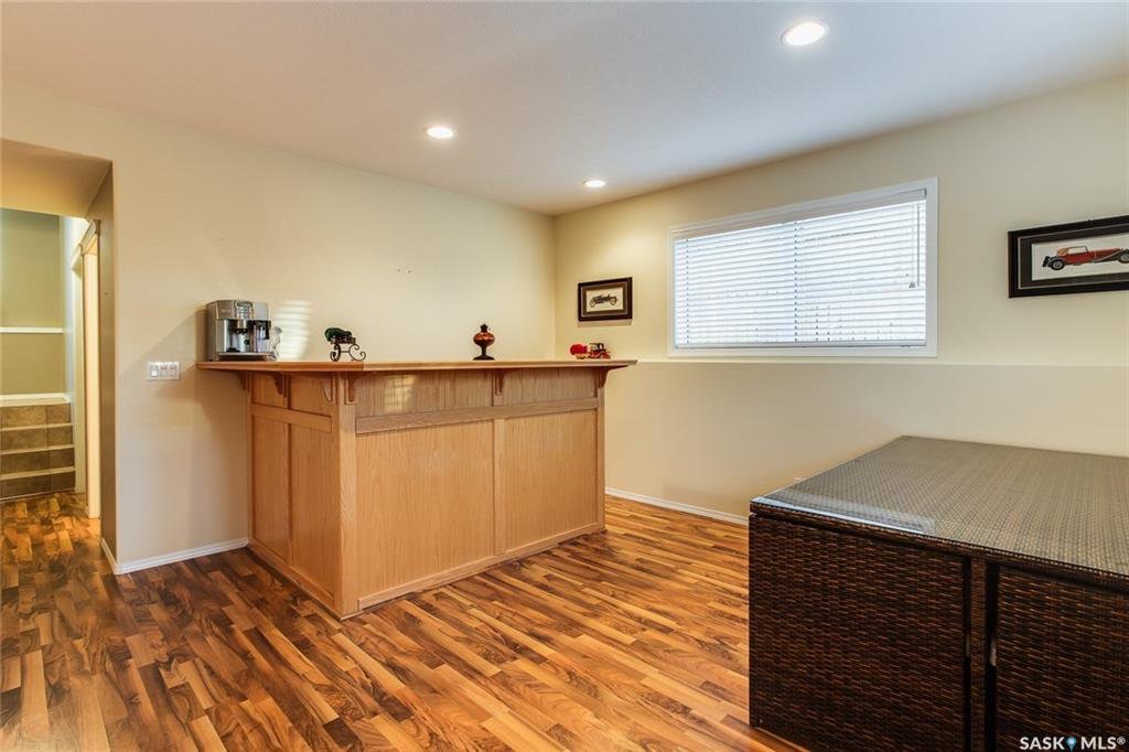 Arbor Creek小区最佳路段之一，2003 年建 4房3卫 modified bi level 错层独立屋出售。安静私密。近两所小学Dr. John G. Egnatoff & Father Robinson School. （无室外人行道，冬季不需要铲雪）高档装修 - 8