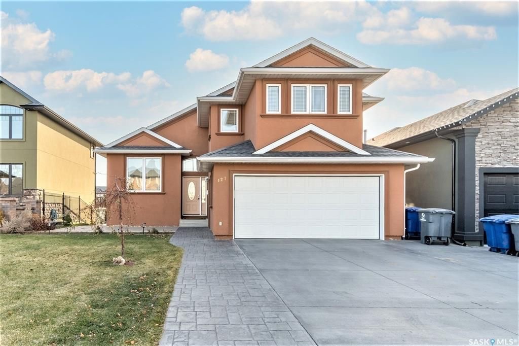 Willowgrove小区2009年建5室4卫地下室步出式独立屋，位于安静街区，背靠公园，景色优美，周边生活设施齐全，交通便利。一楼餐厅宽敞明亮，全景大窗，采光极佳。厨房带大中岛，大量的储物柜，全瓷砖地板，可直接通往室外玻璃露台。客厅带天然气壁炉，立体环绕音响系统， - 5