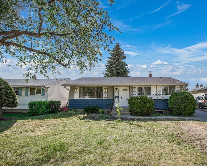 Eastview小区1147尺独立屋6房3卫（含3室1厅1厨独立出租地下室）出售，全新刷漆，全新地板地板装修，主卧带独立洗手间，独立出入，2018换的热水器锅炉。房子状况如新。挂牌价格：$349900。详情请联系地产经纪Gary Gai 盖王睿 3063413677 - 3