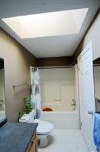 出租Briarwood 小区联排 边户 3 房2卫，1330尺，带车库，带地下室（未装修）。租金$1550 /月包水 。包除雪除草。无家具。租客自付电气网。一年起租，不分租，不抽烟。希望租客干净整洁守约讲理。有意请联系 Gary Gai 3063413677 微信gary3677 - 5