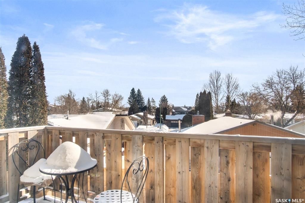 Wildwood小区绝佳cul-de-sac安静私密地段独立屋出售！步行可至两所小学，超市购物。1674尺2层结构4房4卫，好格局，保养好，升级有实木地板，厨房橱柜，大理石台面，不锈钢家电，全新刷漆。单车库双车位，可从房子直接进入。扇形大院子，私密好彩光。挂牌价格 $489000 - 9