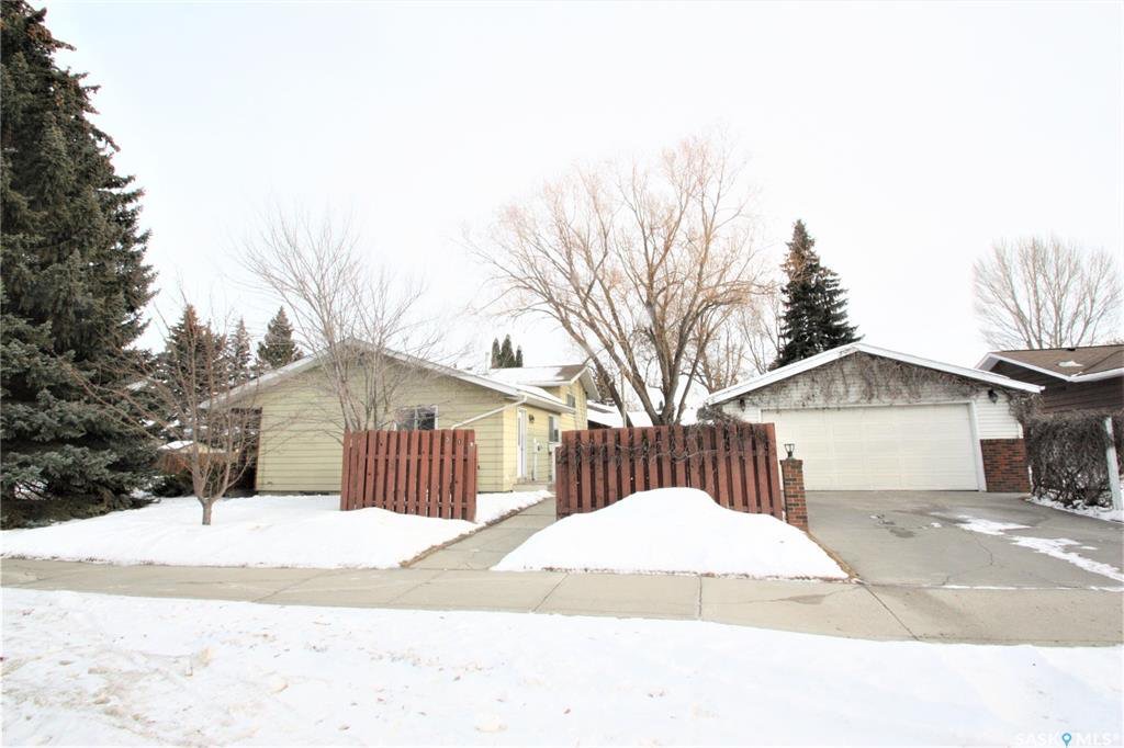 Forestgrove小区，完全装修独立屋，4房3卫，双车库，新厨房，新地板，新刷漆，开价324900。 有意请联系地产经纪Gary Gai 3063413677 微信：gary3677 - 5