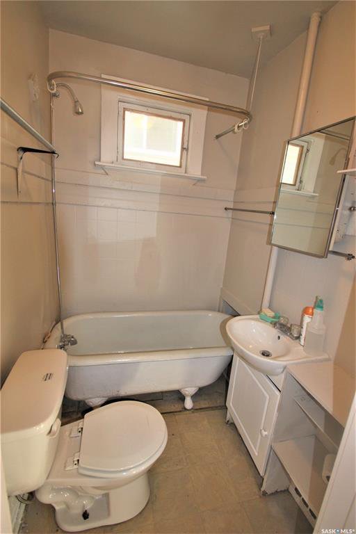 仅$129000！Pleasant Hill 小区 2室一厅一卫715尺独立屋出售。位于20街西，左邻右舍皆为好邻居，带独立私密院子。近期更新有瓦片，锅炉，热水器，灶台，围栏，较新窗户，地板，洁具，灯饰。全新刷漆。近小学，医院，附近购物。挂牌价格：$129000。 - 8