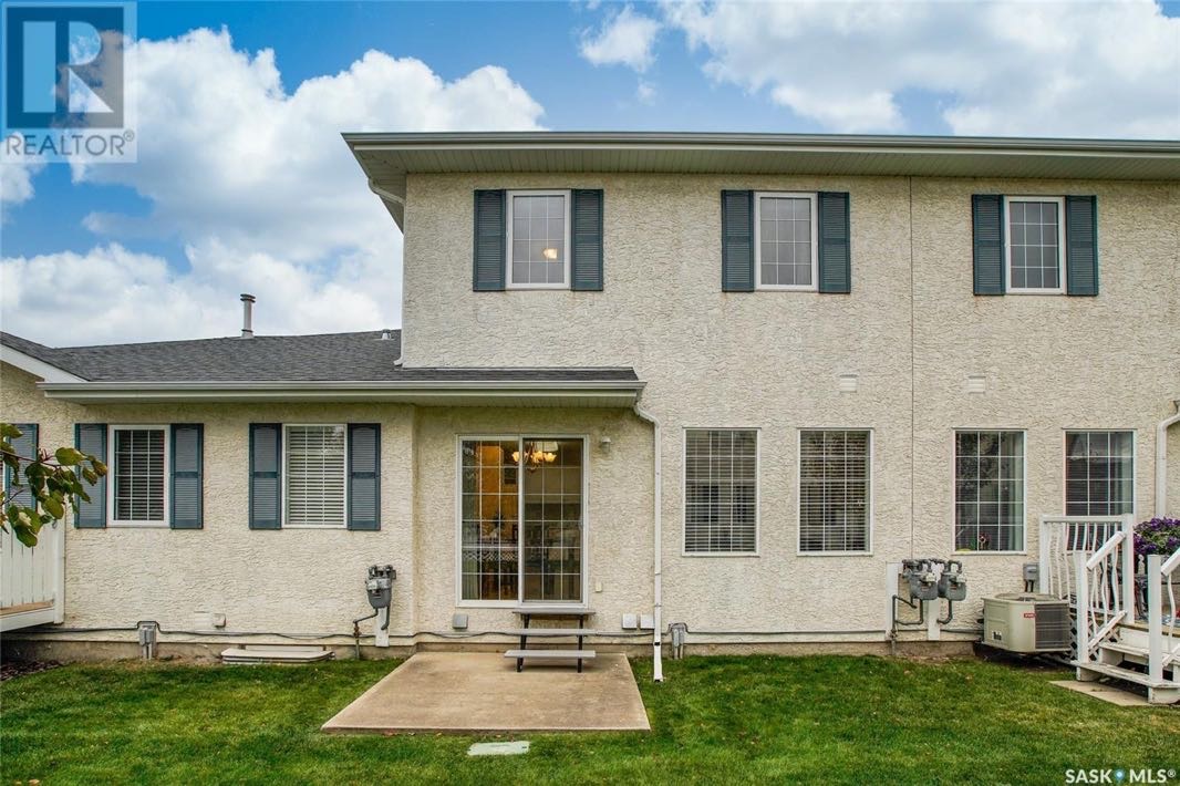 Briarwood小区低密度私密联排出售3房2卫，多窗户采光好，安静（不靠街）多绿地。更新有合成木地板，热水器等。挂牌价格 $259000。详情联系地产经纪Gary Gai 盖王睿 3063413677 微信：gary3677 网站：garygai.com - 9