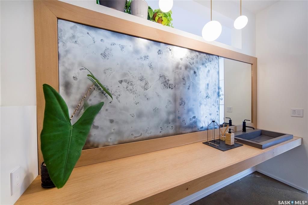 Aspen Ridge小区3600尺地下室步出式独立屋出售！超过5000尺居住面积，绝佳位置背靠自然保护野地，绝佳无遮挡小湖景视野。4房6卫双厨房（中式+西式+嵌入式德国米勒顶级家电), 室内室外独一无二顶级配置装修，全屋水泥地面高科技地热系统，全屋智能系统，7个天窗，白橡木加大 - 13