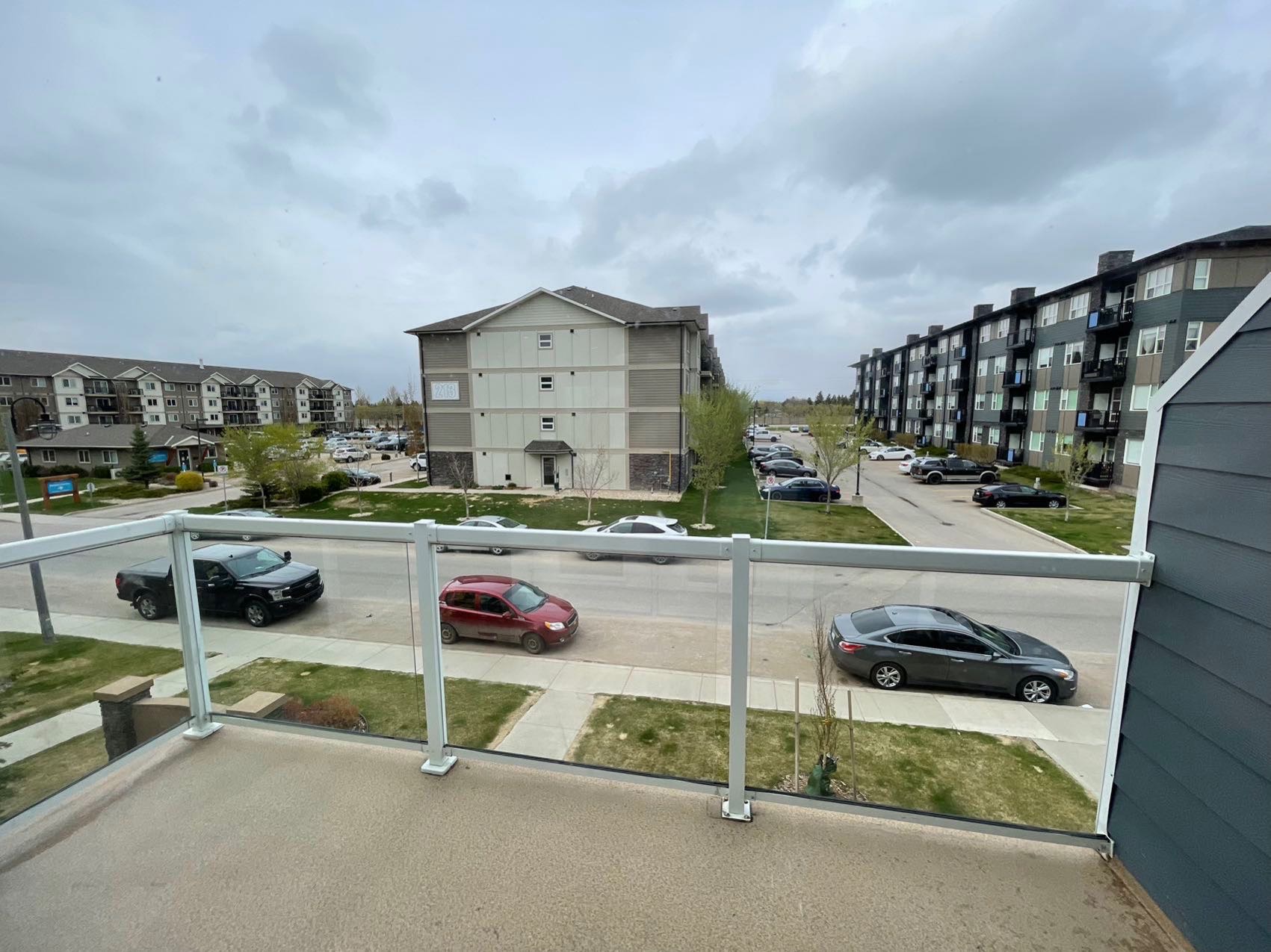 Stonebridge小区3房3卫边户联排$1800/月 - 5