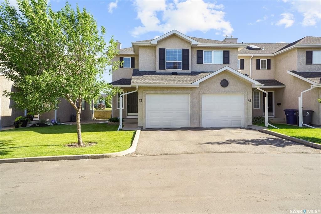 Briarwood小区私密联排出售3房3卫，安静边户多窗户采光好，安静私密绿地，背面没有邻居。二楼三个大尺寸房间，地下室装修有1超大多功能厅外加洗手间，保养如新，实木地板，升级橱柜，天然气壁炉，天窗，中央冷气等。挂牌价格 $285000。详情联系地产经纪Gary Gai 盖王睿  - 4