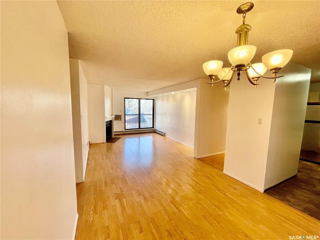 Lakeview小区2室2卫公寓出售，带独立洗衣，主卧带独立洗手间，阳台带储物间，好彩光，交通便利。客厅复合木地板，近期全新刷漆，升级洗手间。房屋状况好。挂牌价格：$129900。详情请联系地产经纪Gary Gai 盖王睿 3063413677 微信：gary3677 网站：ga - 5