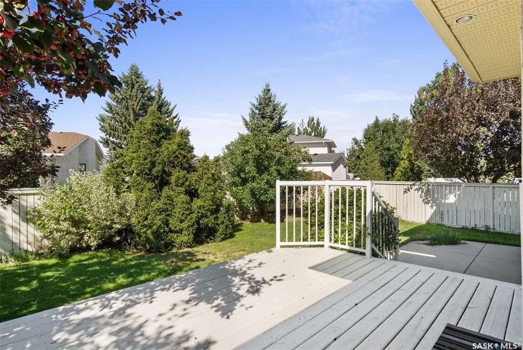 Erindale小区核心地段4房3卫1979尺独立屋出售。步行百米至两所小学Dr. John G. Egnatoff & Father Robinson), 两所高中 St Joseph & Centennial Collegiate, 购物及公园。房屋保养好，开放设计，采光通透 - 23