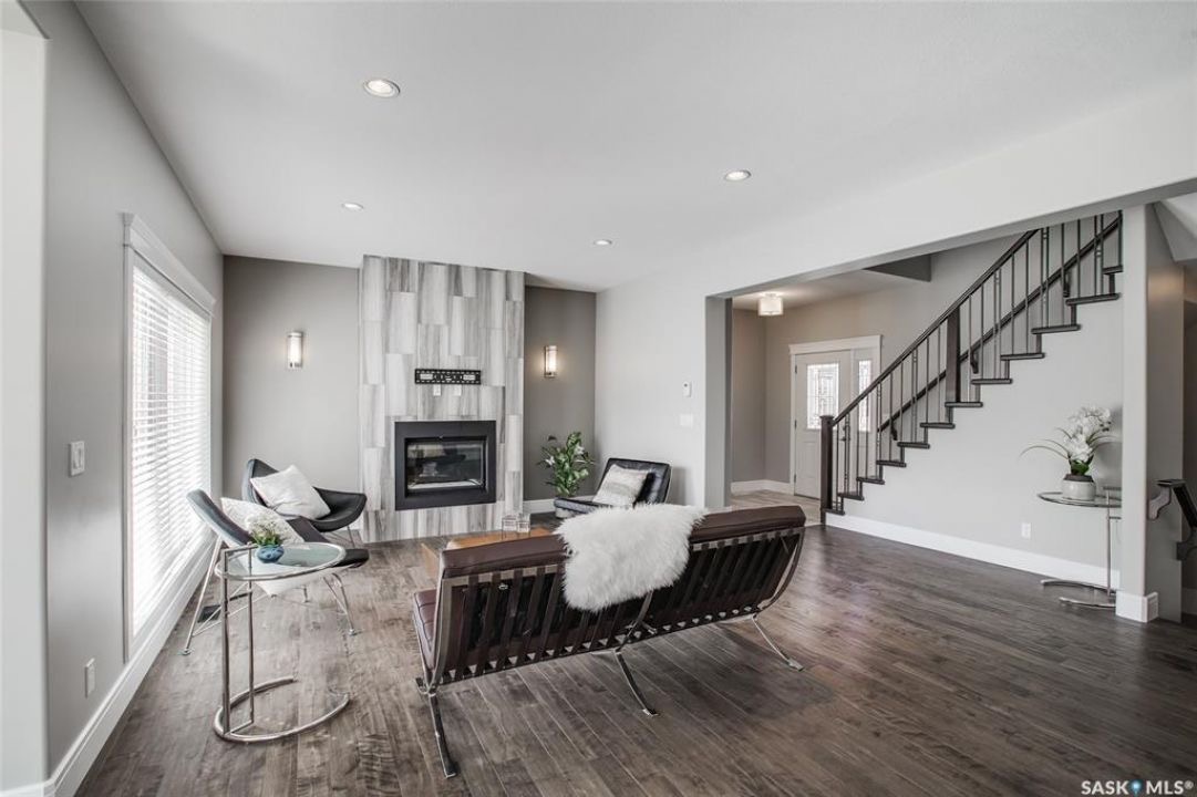 Rosewood小区核心安静路段近湖近小学1966尺两层独立屋出售 3房3卫，2013年建，三车库，高档装修，私密大后院。房屋保养佳：一二楼全实木地板，厨房卫浴大理石台面组合。地下室未装修。开价：$639000。有意请联系地产经纪Gary Gai 3063413677 - 5