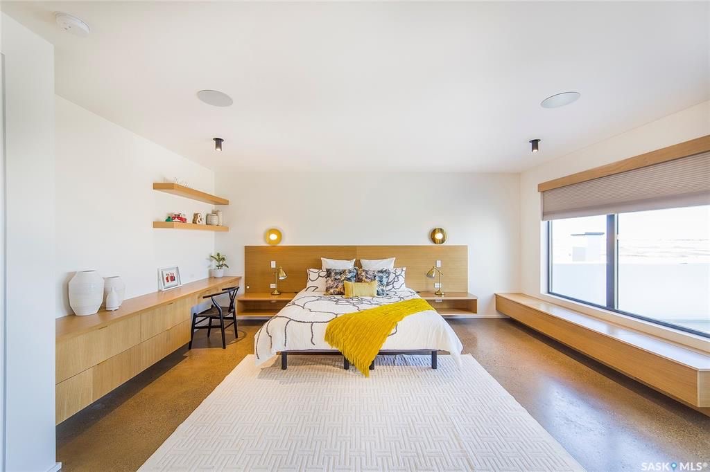 Aspen Ridge小区3600尺地下室步出式独立屋出售！超过5000尺居住面积，绝佳位置背靠自然保护野地，绝佳无遮挡小湖景视野。4房6卫双厨房（中式+西式+嵌入式德国米勒顶级家电), 室内室外独一无二顶级配置装修，全屋水泥地面高科技地热系统，全屋智能系统，7个天窗，白橡木加大 - 30