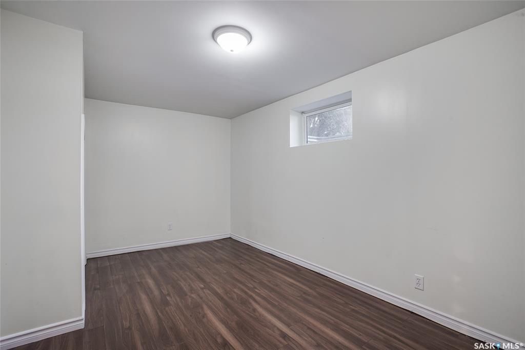 Eastview小区1147尺独立屋6房3卫（含3室1厅1厨独立出租地下室）出售，全新刷漆，全新地板地板装修，主卧带独立洗手间，独立出入，2018换的热水器锅炉。房子状况如新。挂牌价格：$349900。详情请联系地产经纪Gary Gai 盖王睿 3063413677 - 9