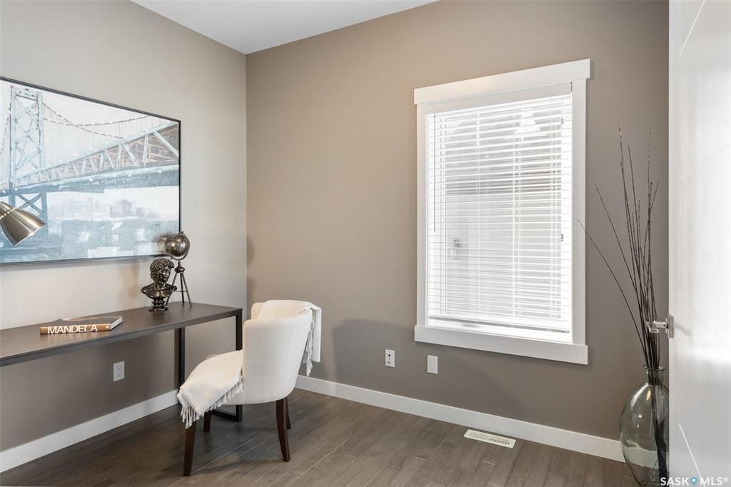 Evergreen2167尺独立屋出售，高档装修，大地块私密大院子（背后不靠邻居）。一楼带独立书房，9尺层高，实木地板，吸顶音响，厨房大理石台面. - 5