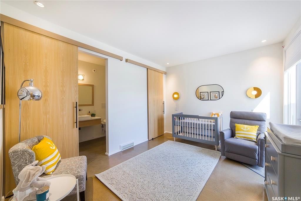 Aspen Ridge小区3600尺地下室步出式独立屋出售！超过5000尺居住面积，绝佳位置背靠自然保护野地，绝佳无遮挡小湖景视野。4房6卫双厨房（中式+西式+嵌入式德国米勒顶级家电), 室内室外独一无二顶级配置装修，全屋水泥地面高科技地热系统，全屋智能系统，7个天窗，白橡木加大 - 37