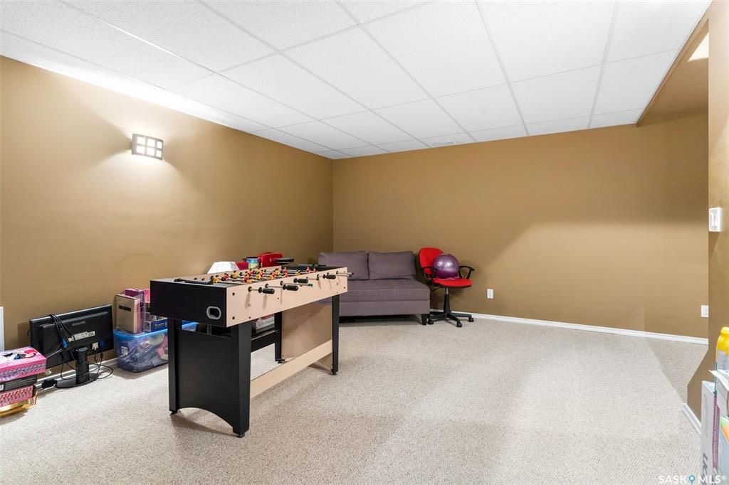 Arbor Creek小区2003年建1116尺s边户2室2卫联排出售，私密安静，地下室装修有一个大活动厅 ，有冷气空调。近小学，高中，公园，商业购物方便。采光好，保养状况好，带两个停车位，新换冰箱。挂牌价格：$235000。 有意请联系地产经纪Gary Gai 30634136 - 19