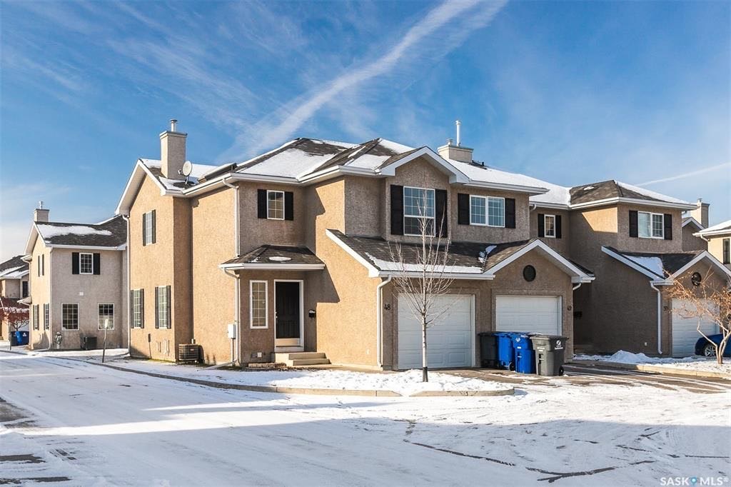 Briarwood小区1310尺边户联排出售3房3卫地下室装修有一多功能厅一洗手间。多窗户采光极好，更新地板，全新不锈钢家电，新欢换高效锅炉和热水器，带中央空调。安静边户（不靠街）多绿地。挂牌价格 $279000。详情联系地产经纪Gary Gai 盖王睿 3063413677 - 4