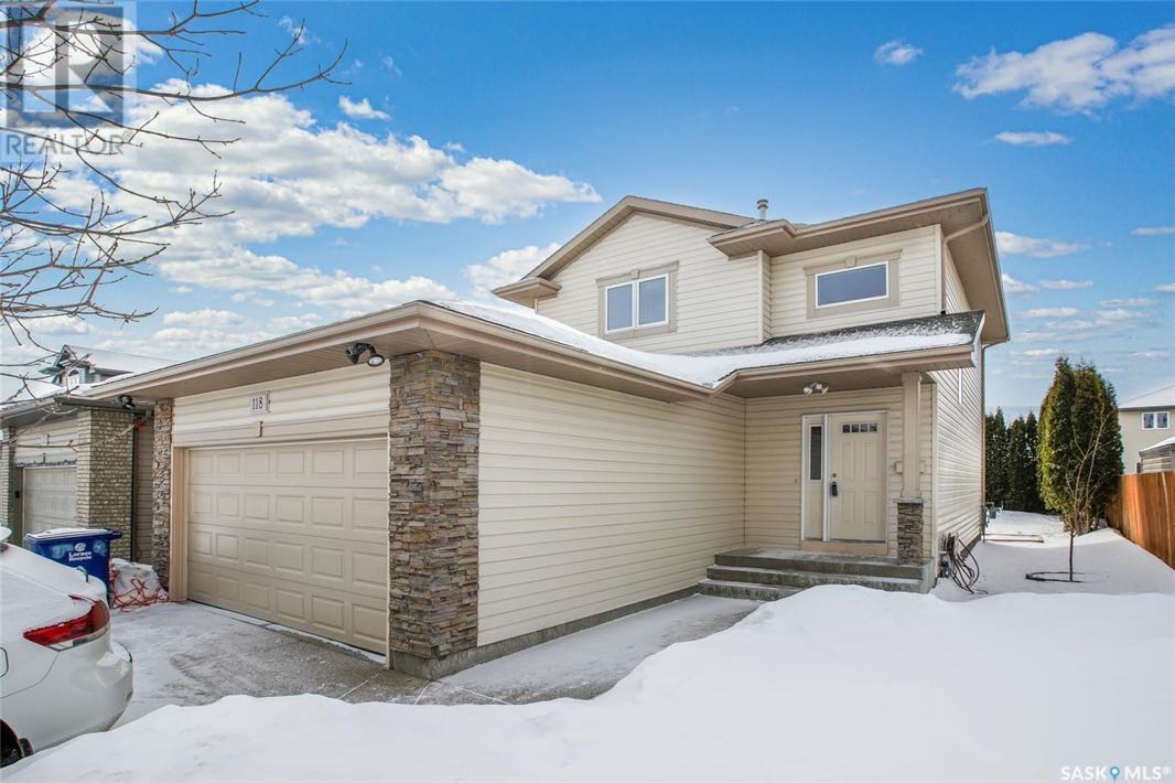 Arbor Ceek小区2001年建 1677尺 3房4卫独立屋出售，近公园，附近购物，高中。一楼开放式厨房餐厅客厅；二楼3房两卫，主卧带洗手间，地下室装修有一大厅一卫；双车库，设备：新风系统。 新换瓦片。挂牌价格：$449900。详情联系地产经纪Gary Gai - 5