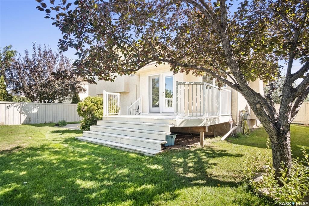 Erindale小区核心地段4房3卫1979尺独立屋出售。步行百米至两所小学Dr. John G. Egnatoff & Father Robinson), 两所高中 St Joseph & Centennial Collegiate, 购物及公园。房屋保养好，开放设计，采光通透 - 24