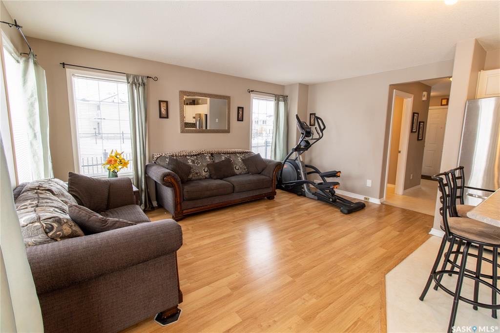 Briarwood小区1310尺边户联排。开价$284900 - 5