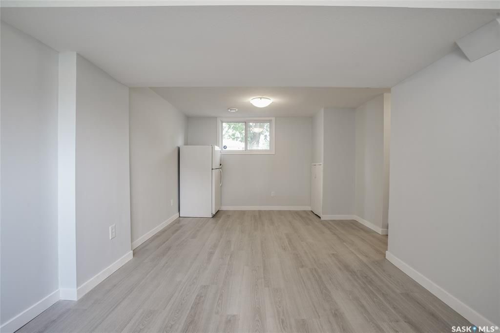 East College Park 816尺错层独立屋出售。 4房2卫。部分实木地板，全新刷漆，升级厨房台面，洗手间。地下室全新翻修，2房1厅1卫卫，超大窗户明亮好采光，较新窗户，较新暖气设备。挂牌价格 $309000。详情联系地产经纪Gary Gai 盖王睿 - 8