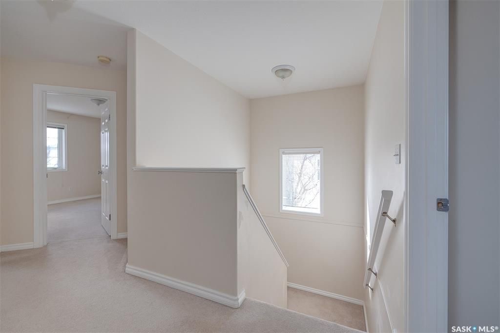 Briarwood小区边户联排出售3房2卫，地下室装修有一个大的家庭厅。多窗户采光极好，带中央空调。安静边户（不靠街）多绿地。挂牌价格 $259900。详情联系地产经纪Gary Gai 盖王睿 3063413677 微信：gary3677 网站：garygai.com - 6