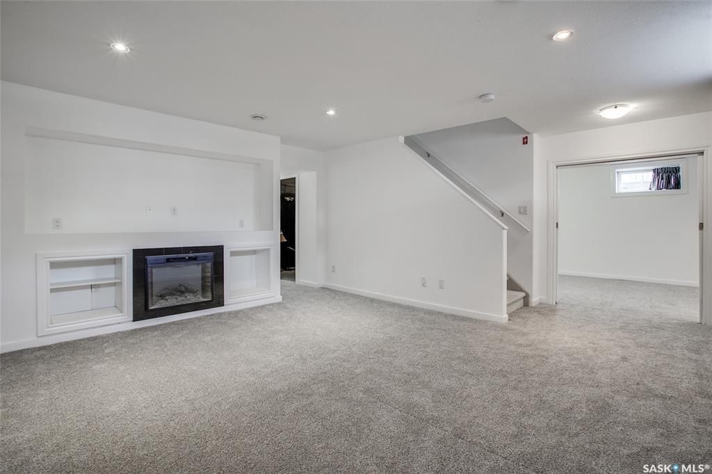 Willowgrove小区1891尺2007年建4房4卫外加多功能厅独立屋出售，位置便利步行至两所willowgrove小学，百年高中，购物公园。全新刷漆，新换部分地毯，热水器。实木地板，大理石台面。二楼有3房2卫外加多功能厅，地下室装修有一房一厅一卫。大院子连房子双车库。 - 9