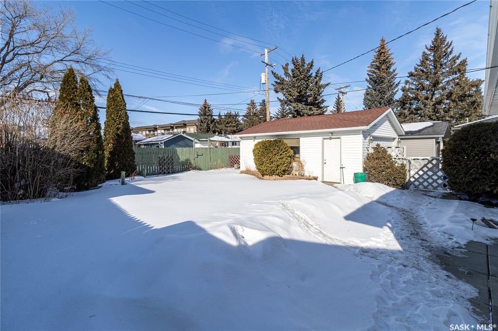 Greystone Park 完全更新独立屋5房2卫出售。大地双车库，实木地板，升级卫浴，更新窗户，瓦片，锅炉，热水器，独立出入口地下室大窗户/步行小学，8街，superstire购物。开价：$359000 有意请联系地产经纪Gary Gai 3063413677 微信：gary - 10