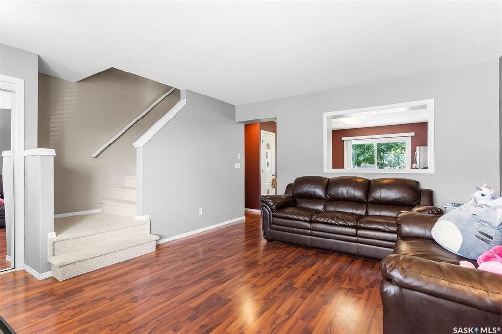 Arbor Creek小区2003年建1116尺s边户2室2卫联排出售，私密安静，地下室装修有一个大活动厅 ，有冷气空调。近小学，高中，公园，商业购物方便。采光好，保养状况好，带两个停车位，新换冰箱。挂牌价格：$235000。 有意请联系地产经纪Gary Gai 30634136 - 6