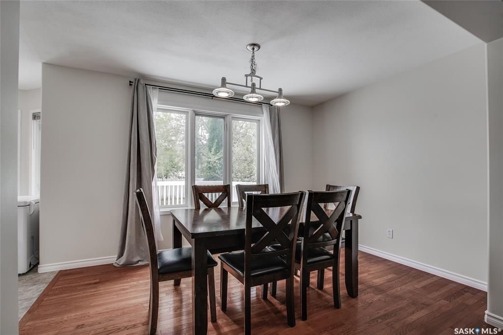 Briarwood小区核心安静路段1635尺两层独立屋出售，大地块私密后院。房屋近期大量更新保养佳。更新地毯，合成地板，厨房大理石台面，锅炉，热水器，烘干机，洗碗机。开价：$429000。有意请联系地产经纪Gary Gai 3063413677 微信：gary3677 网站： - 7