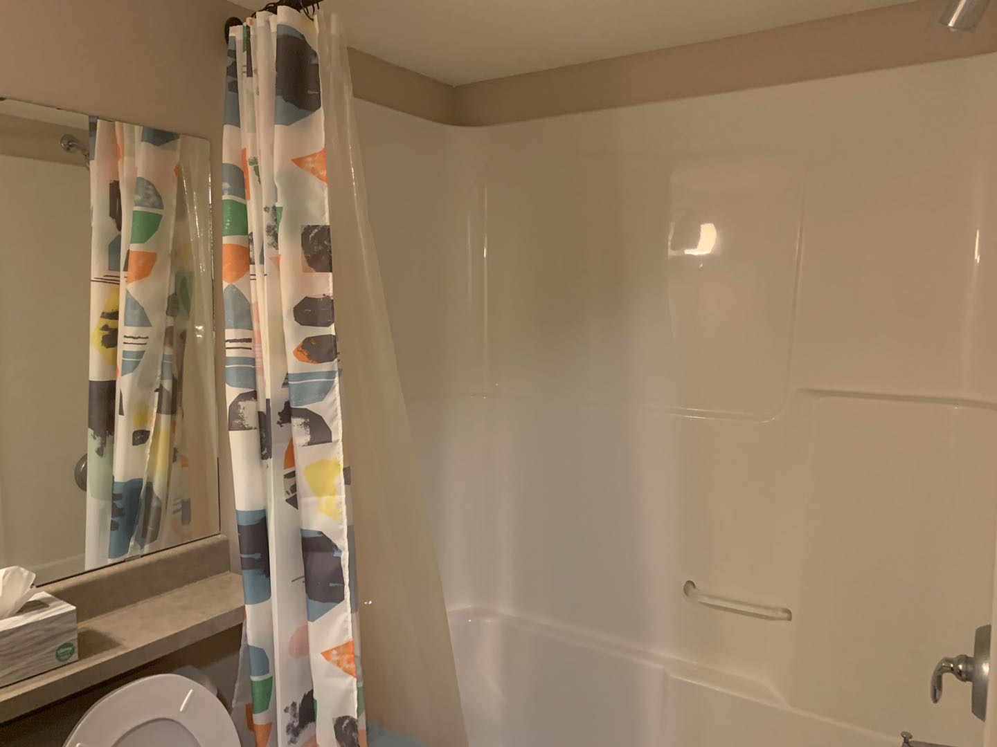 Bi-level house 楼下房间出租～～ - 4