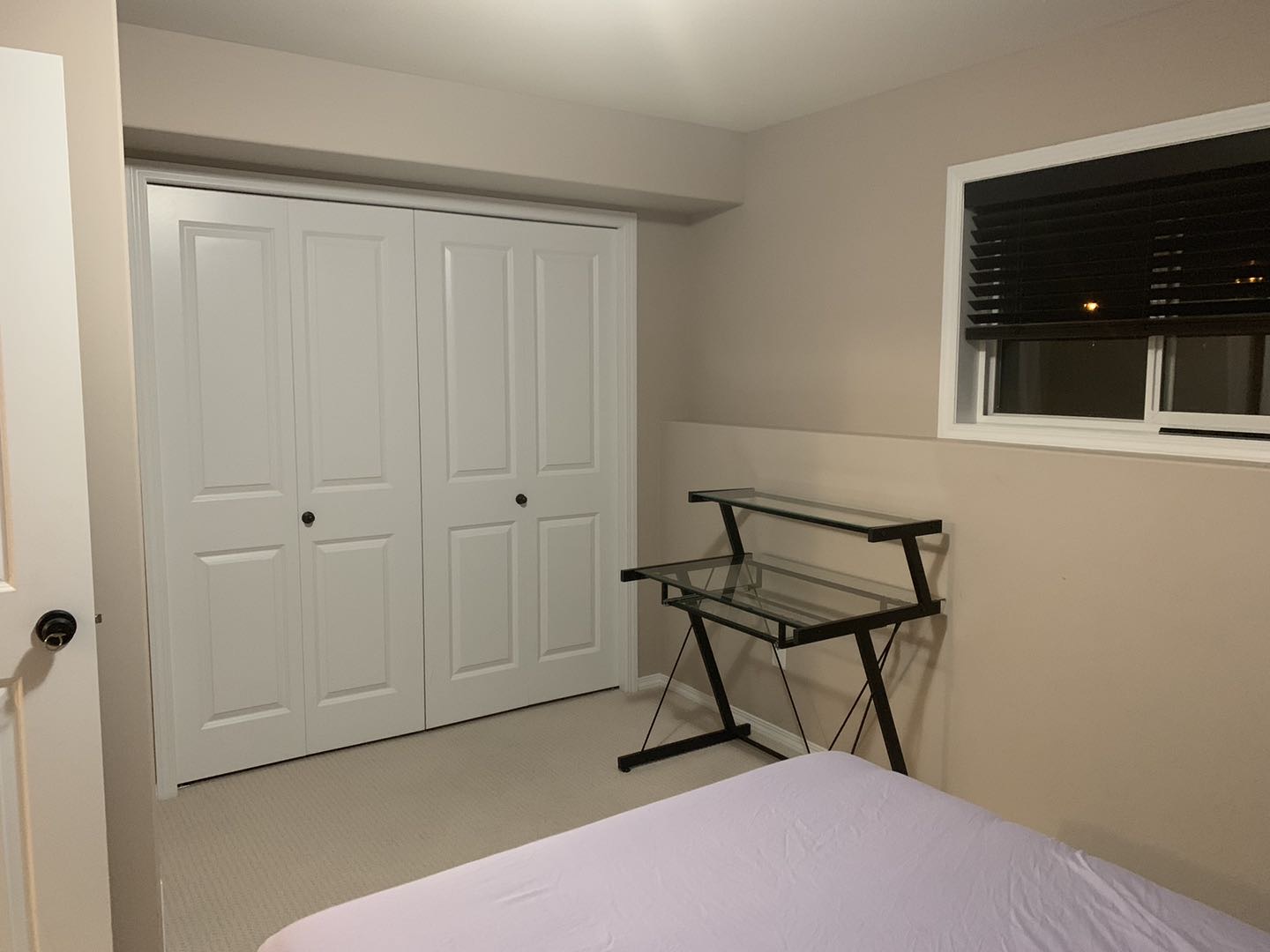 Bi-level house 楼下房间出租～～ - 2