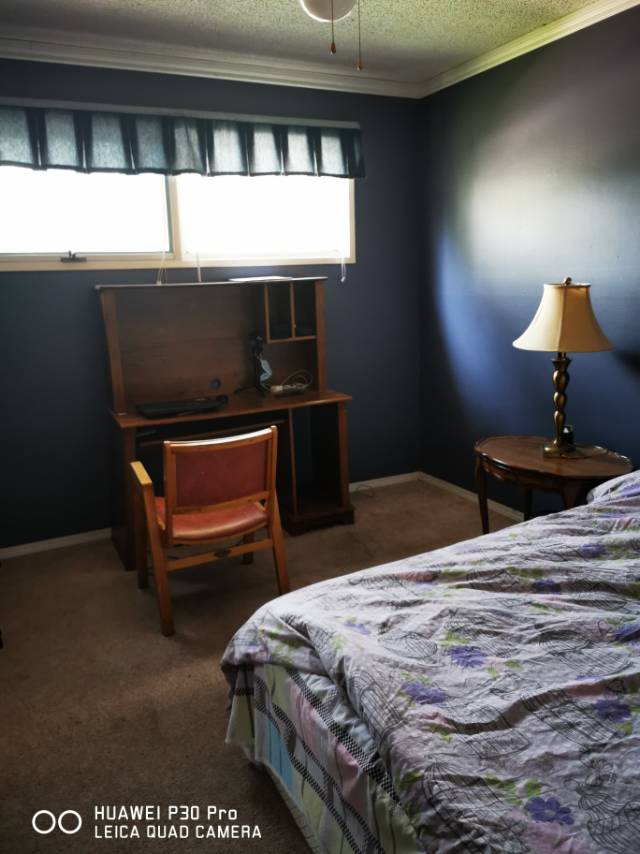 里贾纳南区楼上卧室出租