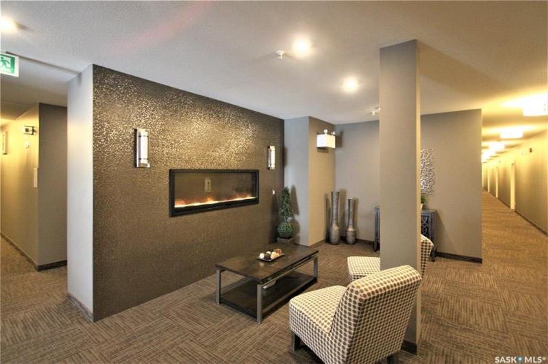 Evergreen 4年新2室公寓出售；1手本地西人业主，拐角边户多窗带超大露台 开价$262900 - 7