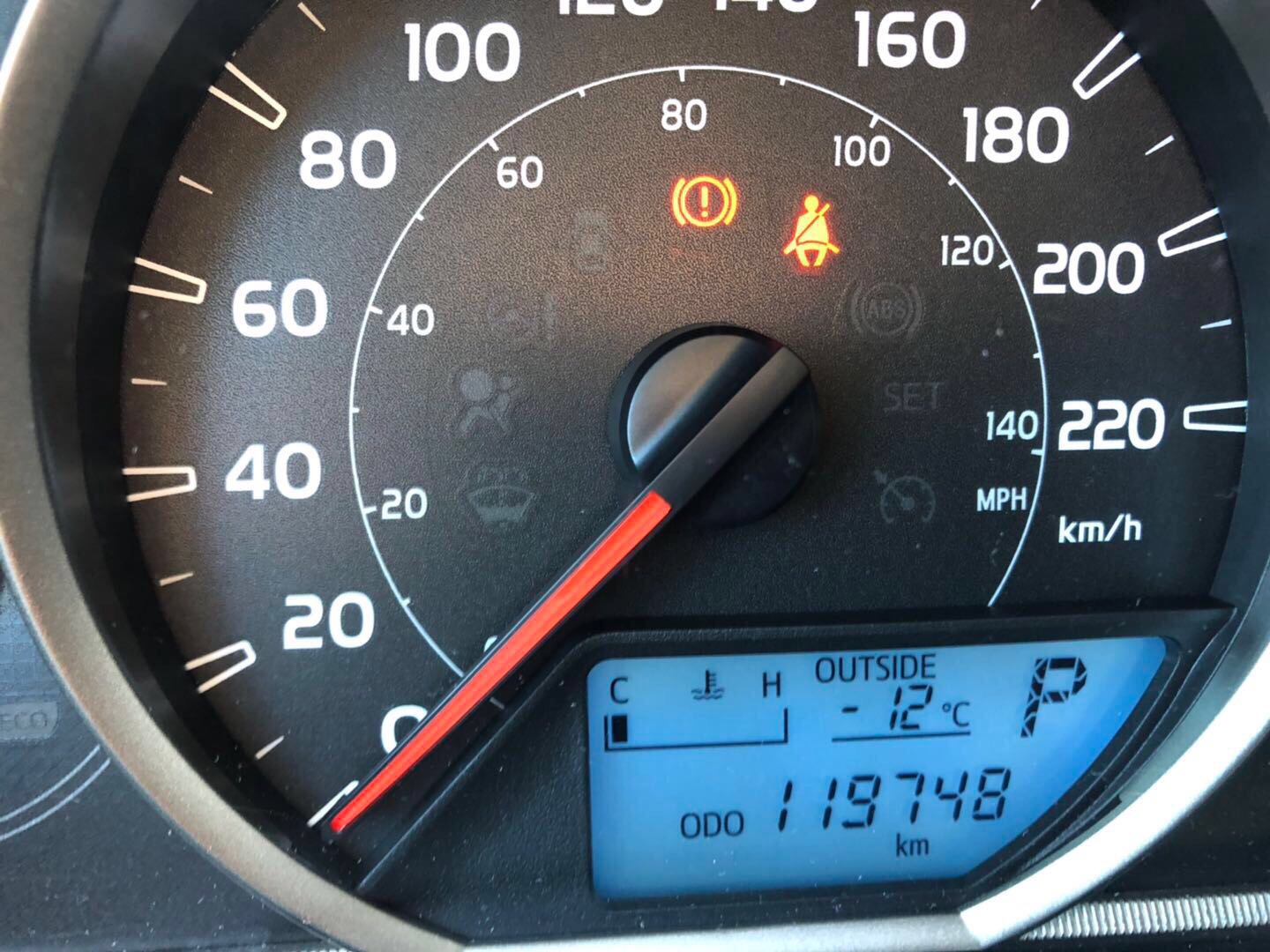 2014年RAV4 11.9km, 银色，带天窗，行李架，行车记录仪，倒车影像，出售，联系电话3064710687 - 2