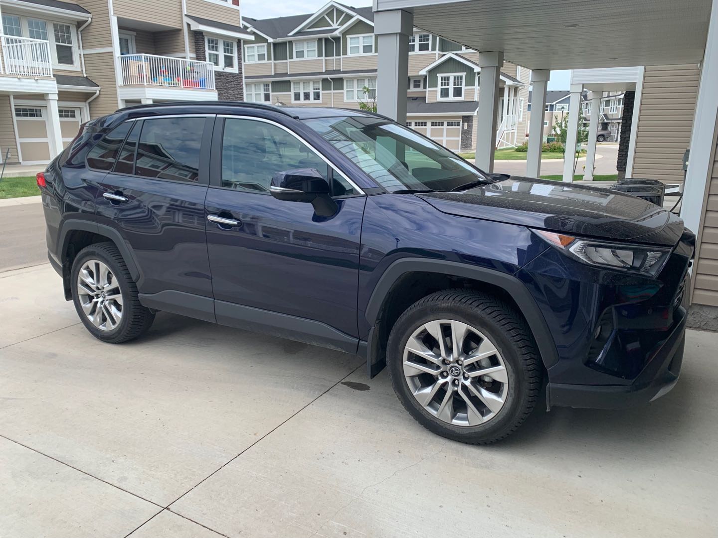 2019款RAV4最高配limited，2.6万公里