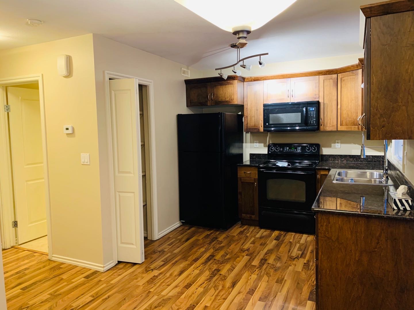 Lakewood 社区 联排别墅即时招租 - 2