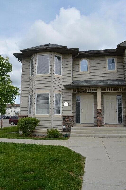 Lakewood 社区 联排别墅即时招租