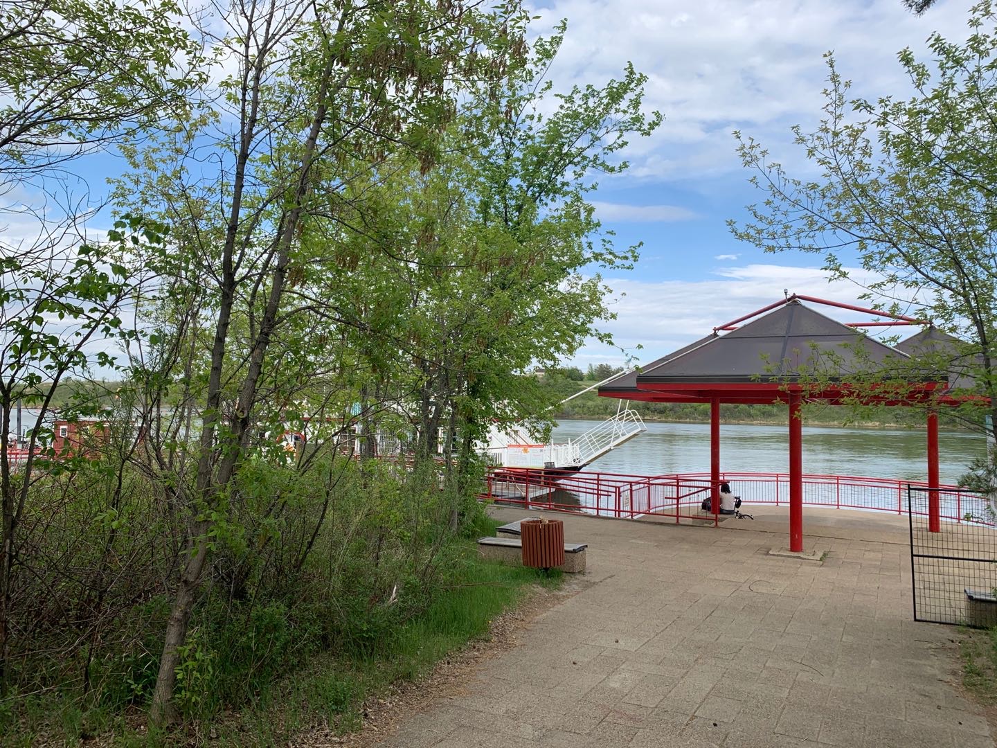 Saskatoon 河边一揽