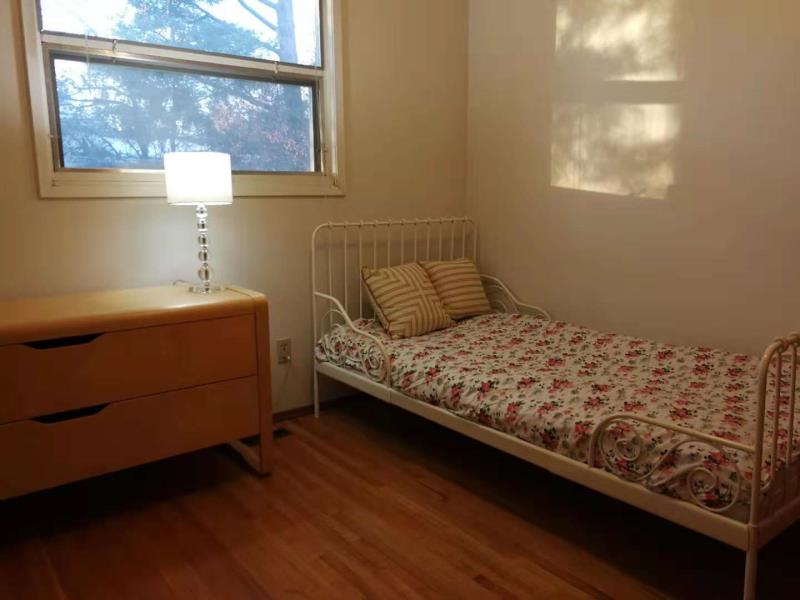 丘吉尔中学对面Brentwood独立屋出租 - 6