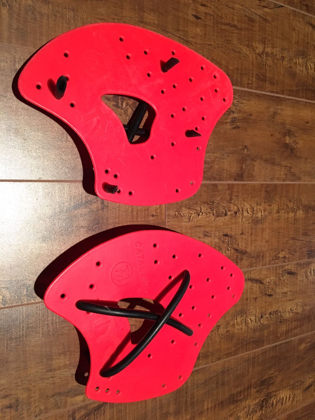 TYR swimming paddles