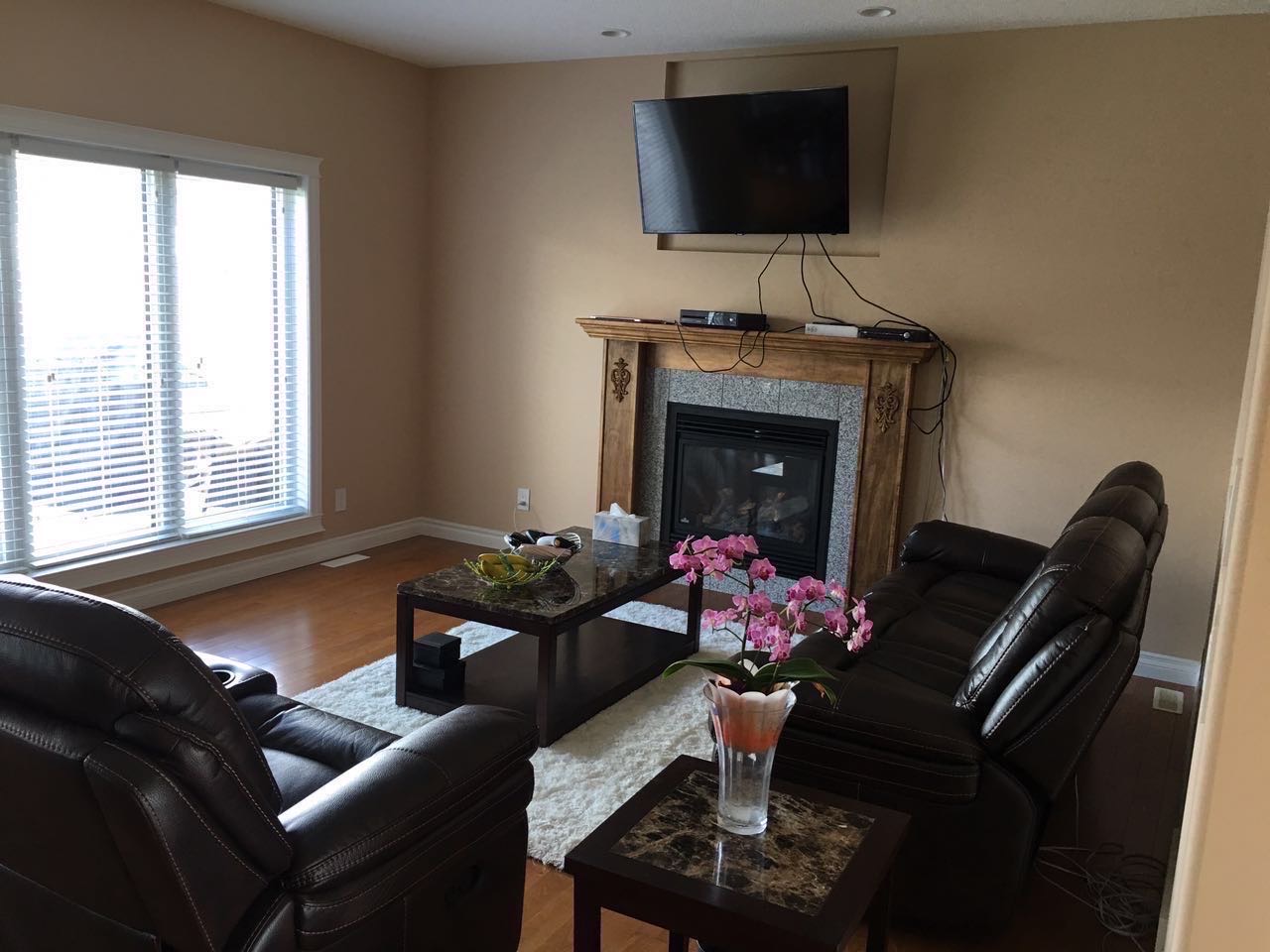 willowgrove 独栋house二楼两房间出租 