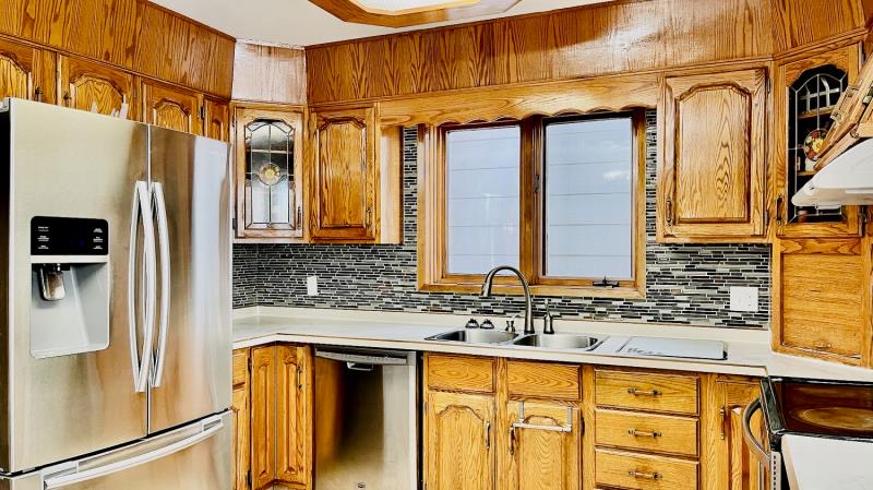 林与唐地产，Forest Grove社区|高性价比|1688尺4房4卫双车库|两层错层独栋出售|挂牌价$41.99万 - 2