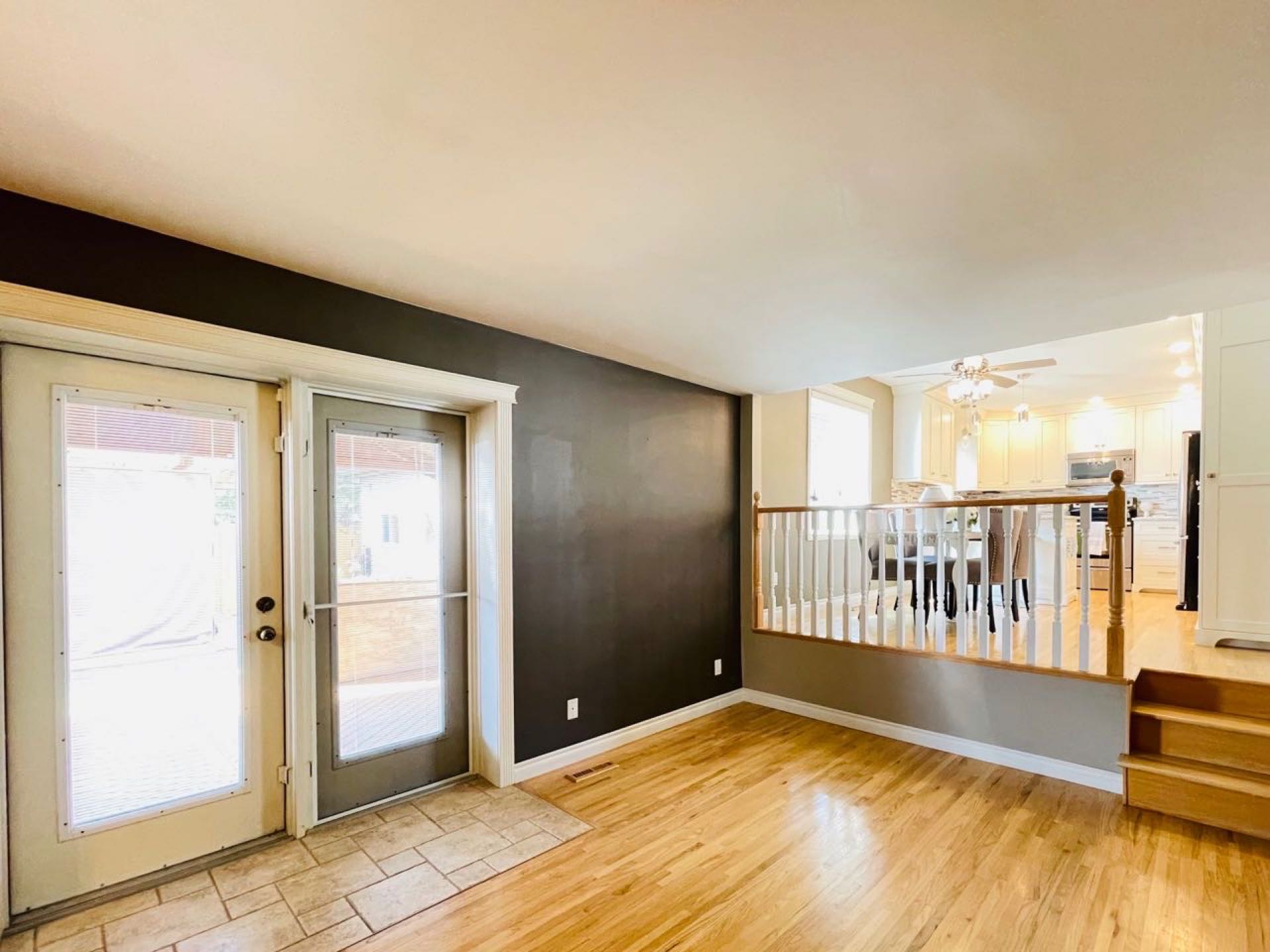 林与唐地产，Lakeview社区，维护超级良好的1600尺精致双层错层独栋出售！3房2卫，加热双车库外加分体单车库！挂牌价仅$449,900 - 6