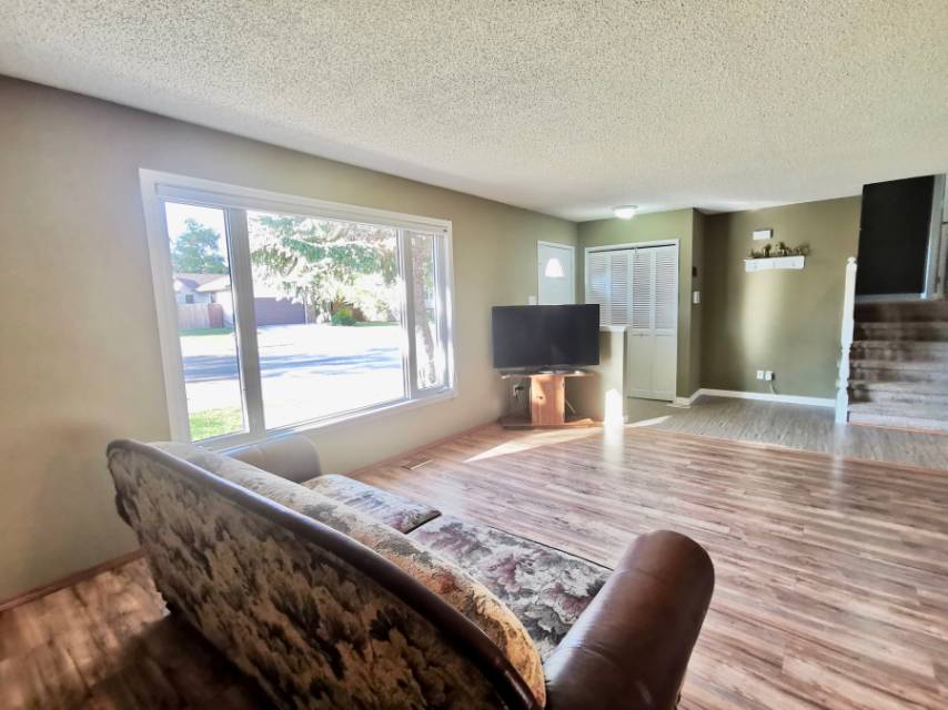 林与唐地产， Wildwood社区|1207尺4房3卫双车库|四层错层独栋出售|挂牌价$379900 - 4