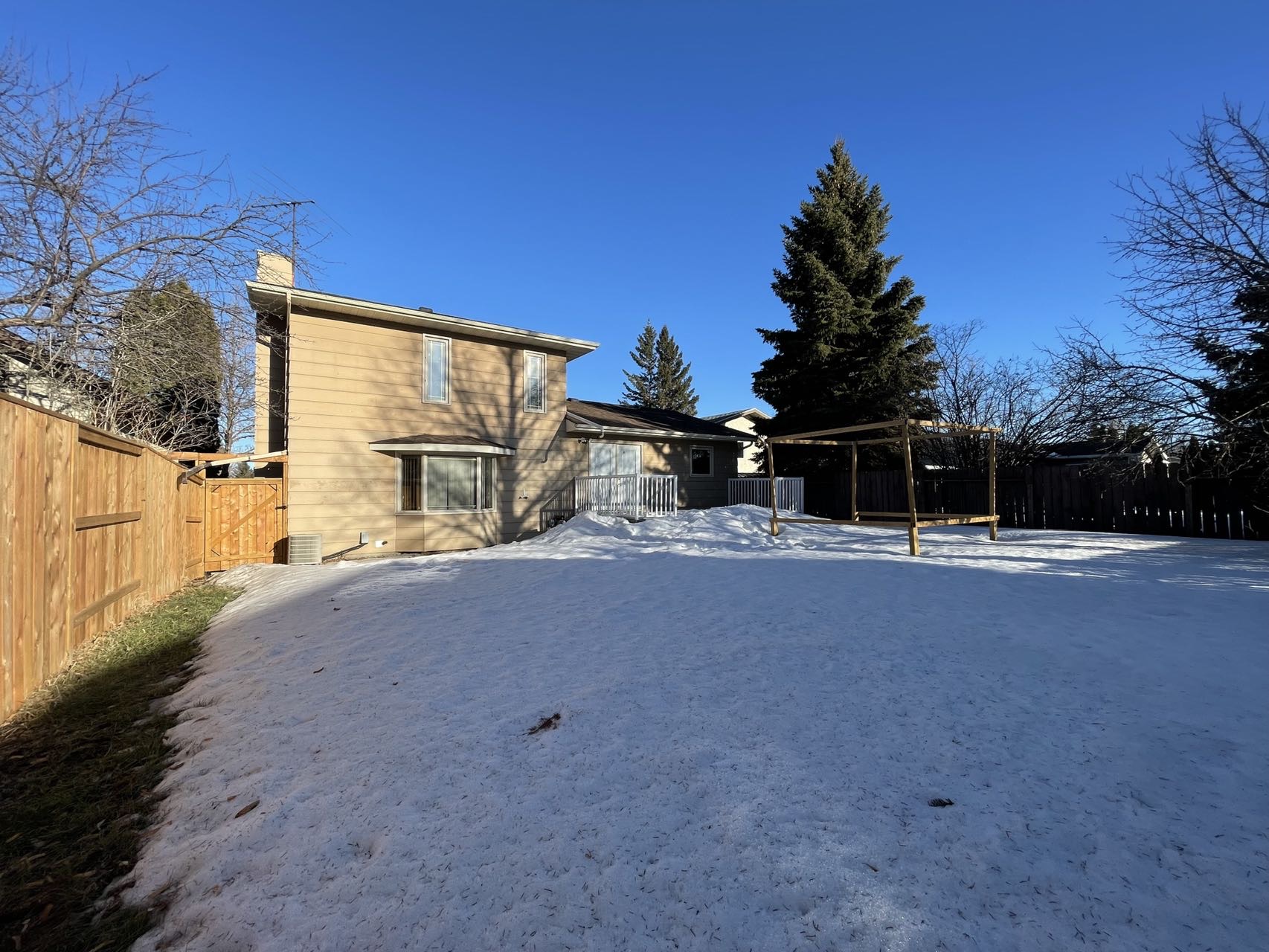 【萨屯房源出售】Lakeview小学对面1735尺5房独栋出售！ - 9