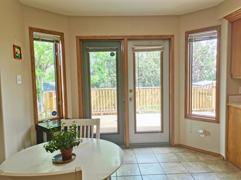 林与唐地产：Lakeridge社区近2000尺错层独立屋出售，5房3卫，挂牌价$46.5万 - 6