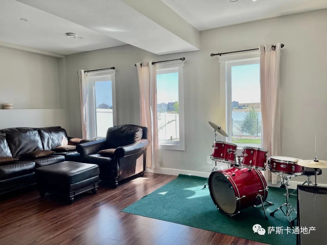 Stonebridge湖景别墅，Walkout步出式地下室，800米步行至小学, 6室4卫双厨房！挂牌价$798,000 - 11